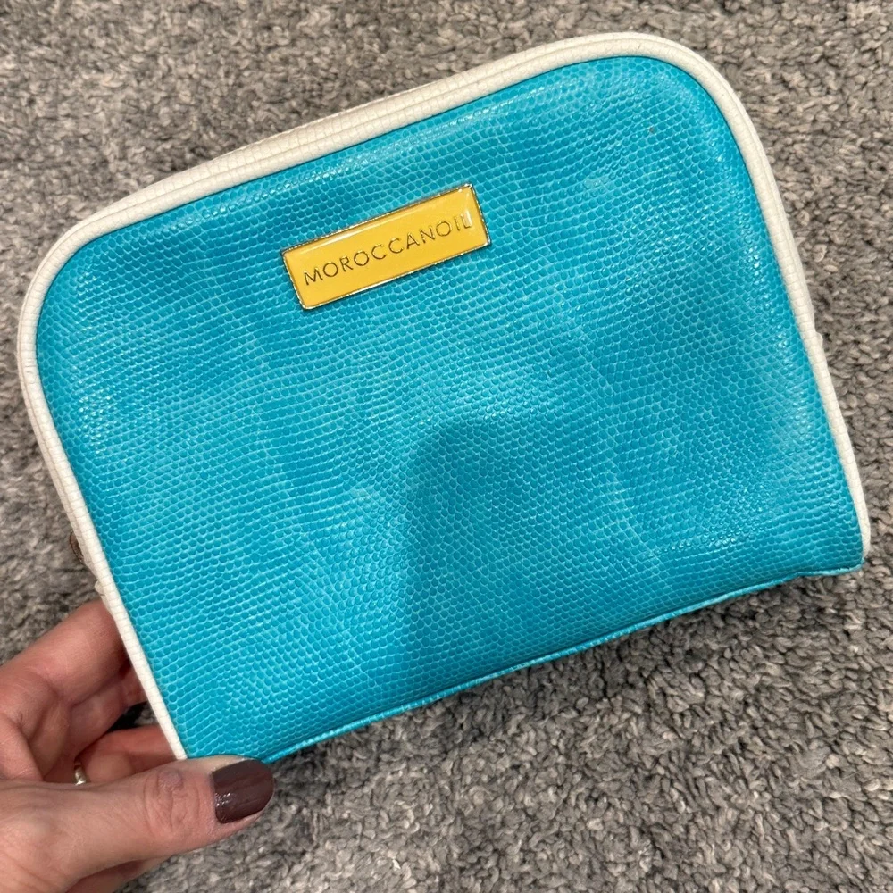 Moroccanoil | Turquoise Cosmetic Case